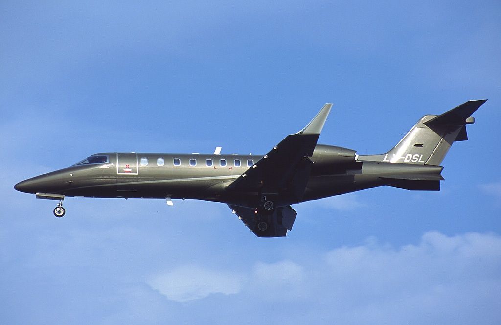 Private Gates Learjet 45