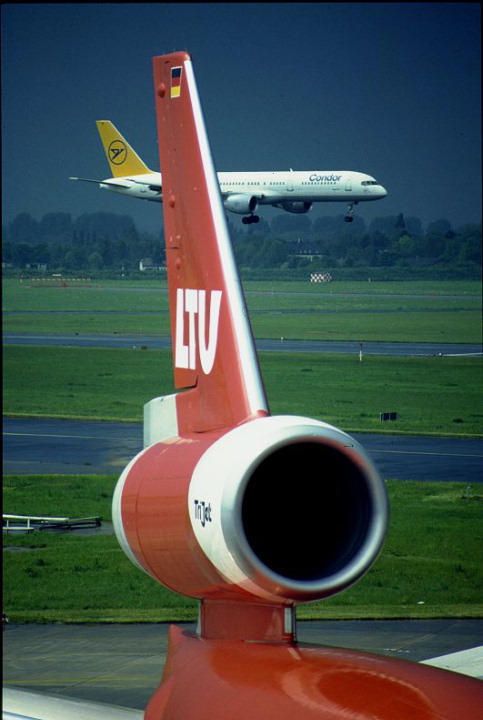 Condor Boeing 757-230